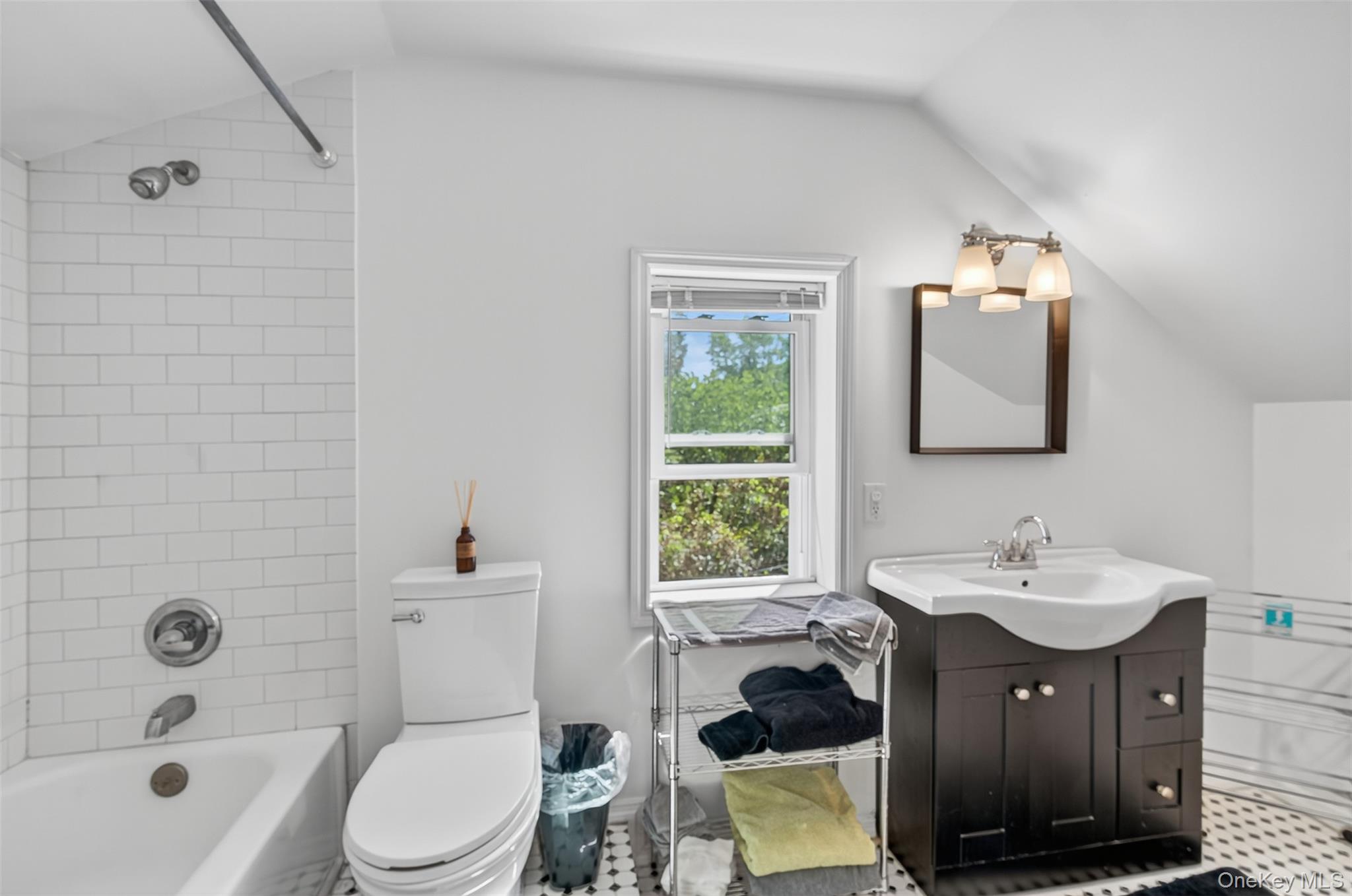 #16 photo, 96 Old Post N Road, Red Hook , NY 12571