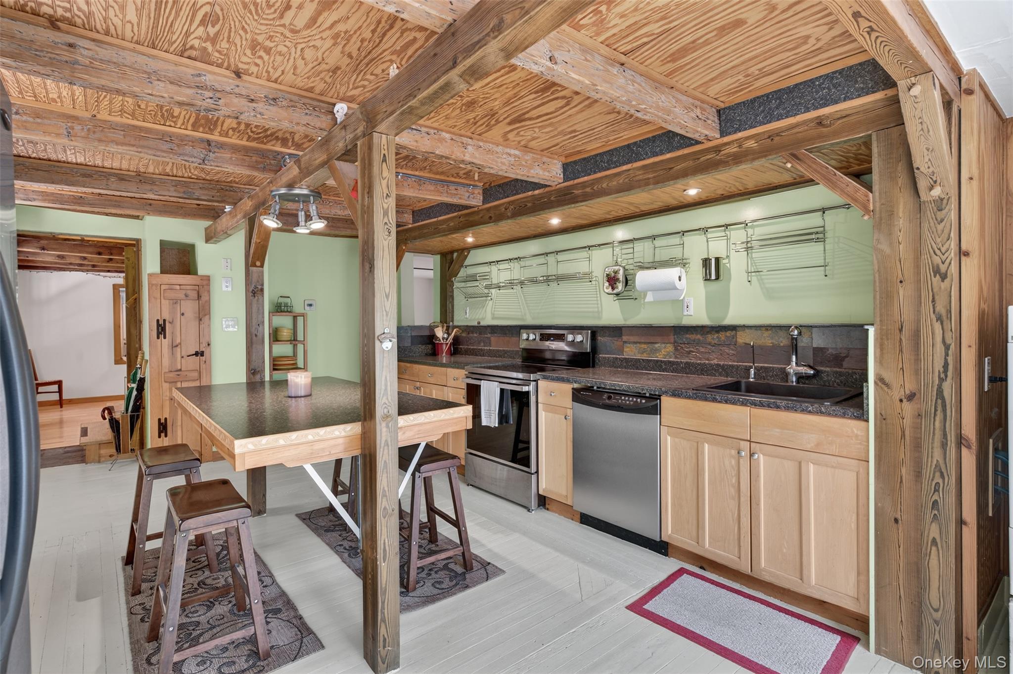 #19 photo, 96 Old Post N Road, Red Hook , NY 12571