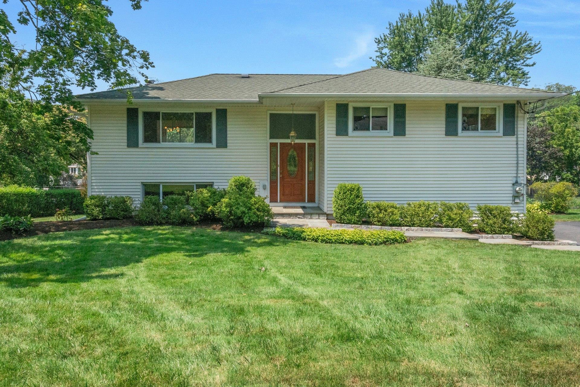 #1 photo, 4 Redway Road, Ossining , NY 10562