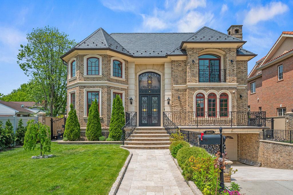 #1 photo, 264-11 60th Avenue, Little Neck , NY 11362