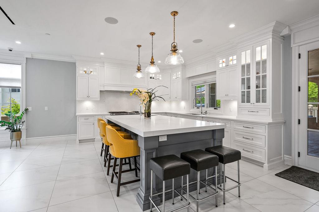 #8 photo, 264-11 60th Avenue, Little Neck , NY 11362