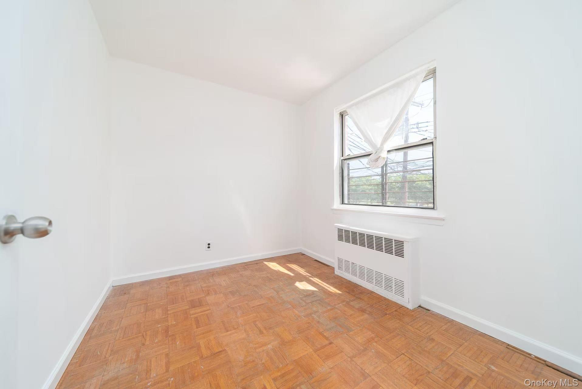 #10 photo, 2348 130th Street, クイーンズ区 College Point , NY 11356