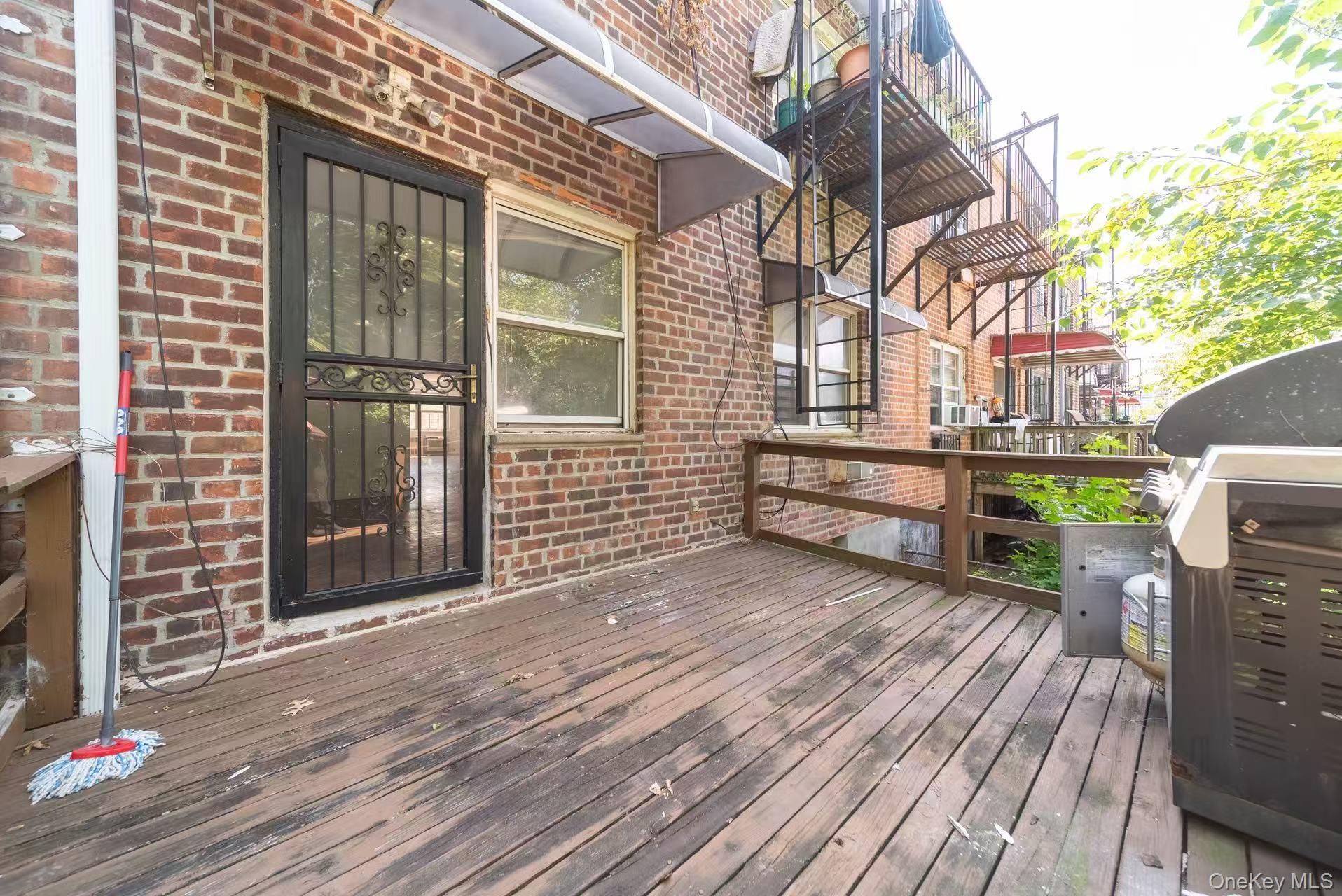 #11 photo, 2348 130th Street, クイーンズ区 College Point , NY 11356