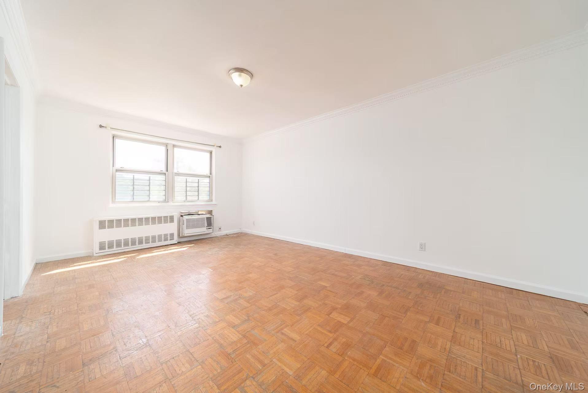 #3 photo, 2348 130th Street, クイーンズ区 College Point , NY 11356