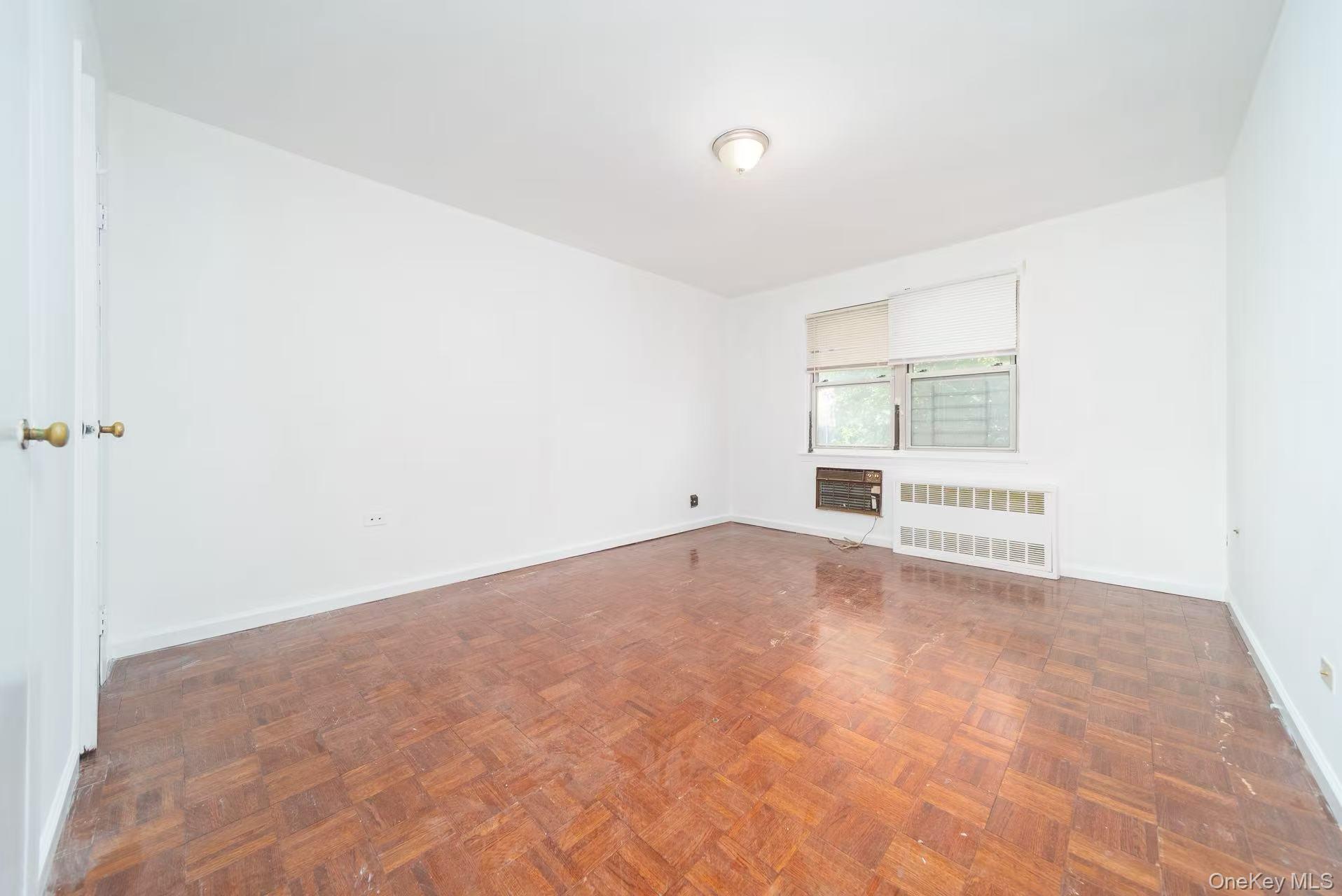 #5 photo, 2348 130th Street, クイーンズ区 College Point , NY 11356