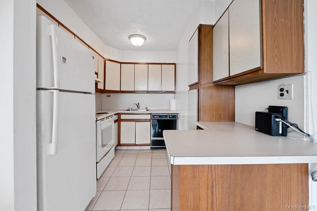 #5 photo, 162-40 9th Avenue, Beechhurst , NY 11357