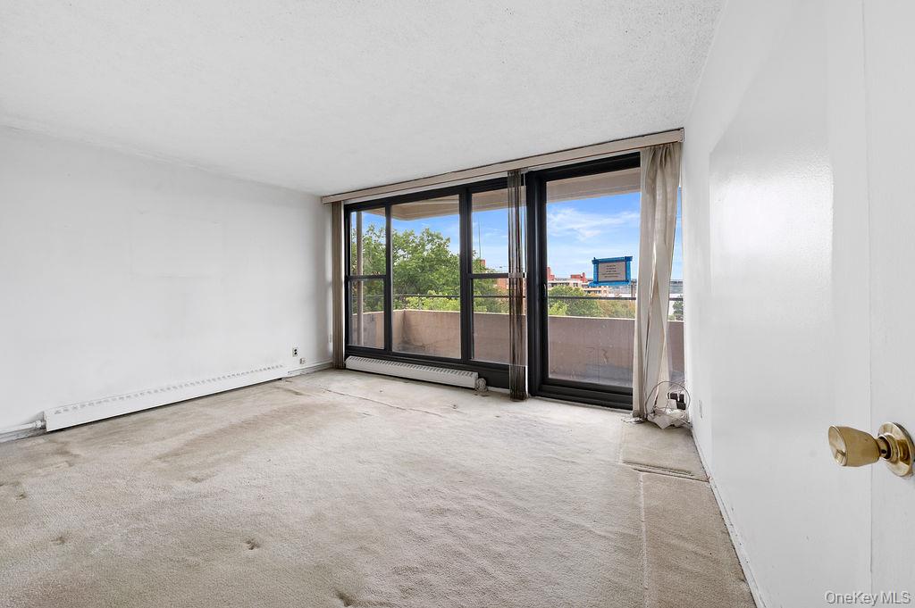 #6 photo, 162-40 9th Avenue, Beechhurst , NY 11357