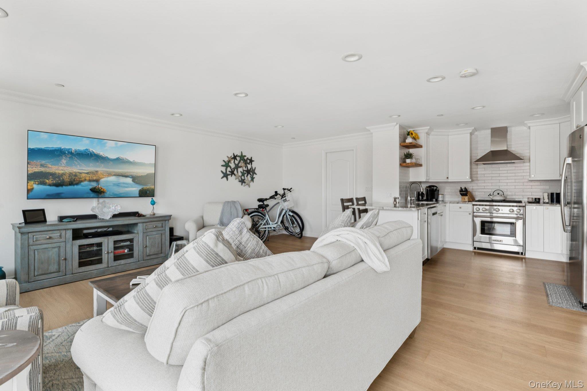 #8 photo, 26 W Broadway, ナッソー郡 Long Beach , NY 11561