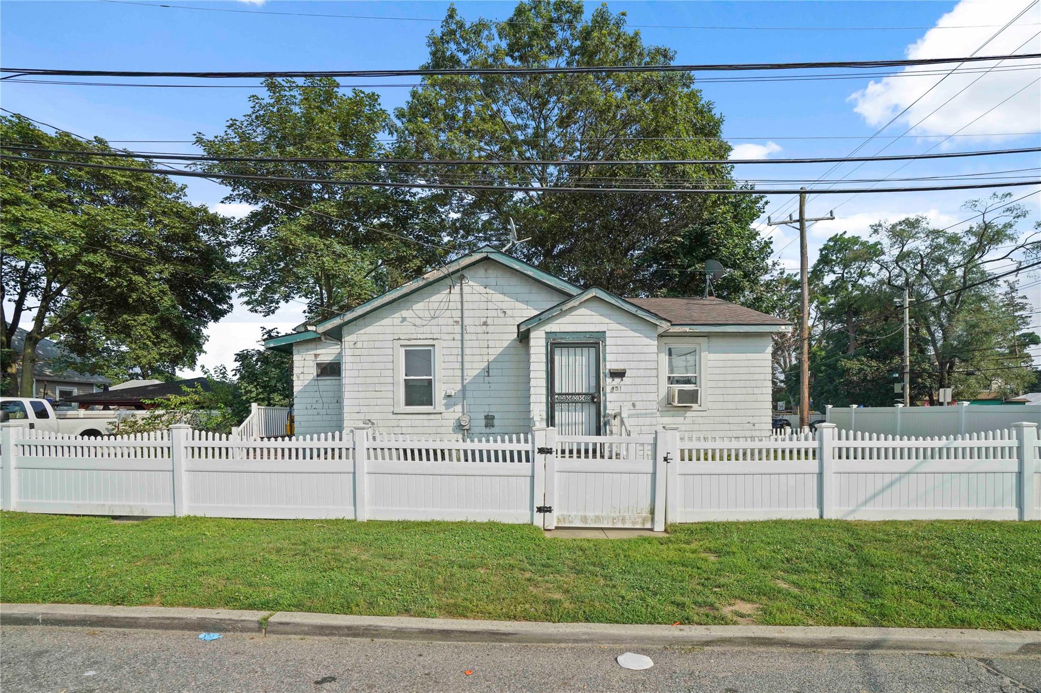 #2 photo, 451 Babylon Turnpike, ナッソー郡 Freeport , NY 11520