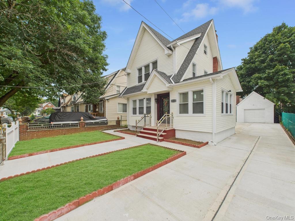 #1 photo, 194-34 115th Road, कुईंस Saint Albans , NY 11412