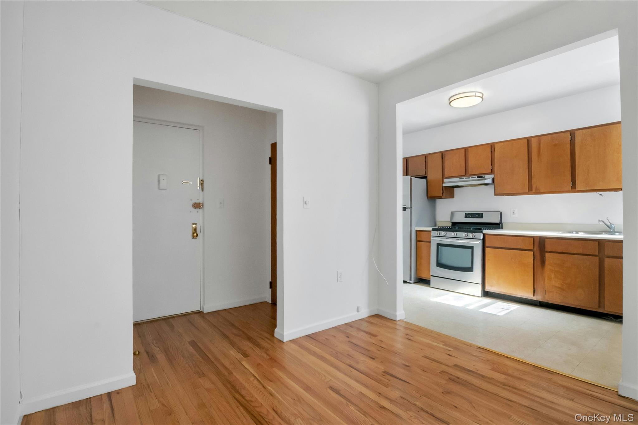 #4 photo, 2400 Davidson Avenue, Bronx , NY 10468