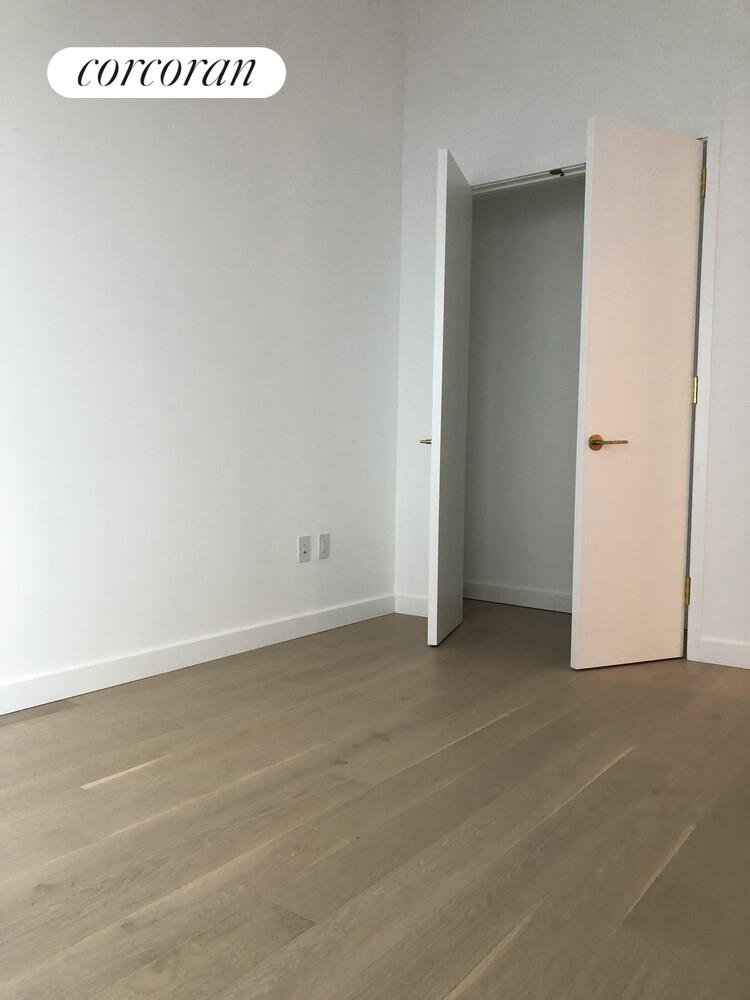 #5 photo, 3 COURT Square, クイーンズ区 Long Island City , NY 11101