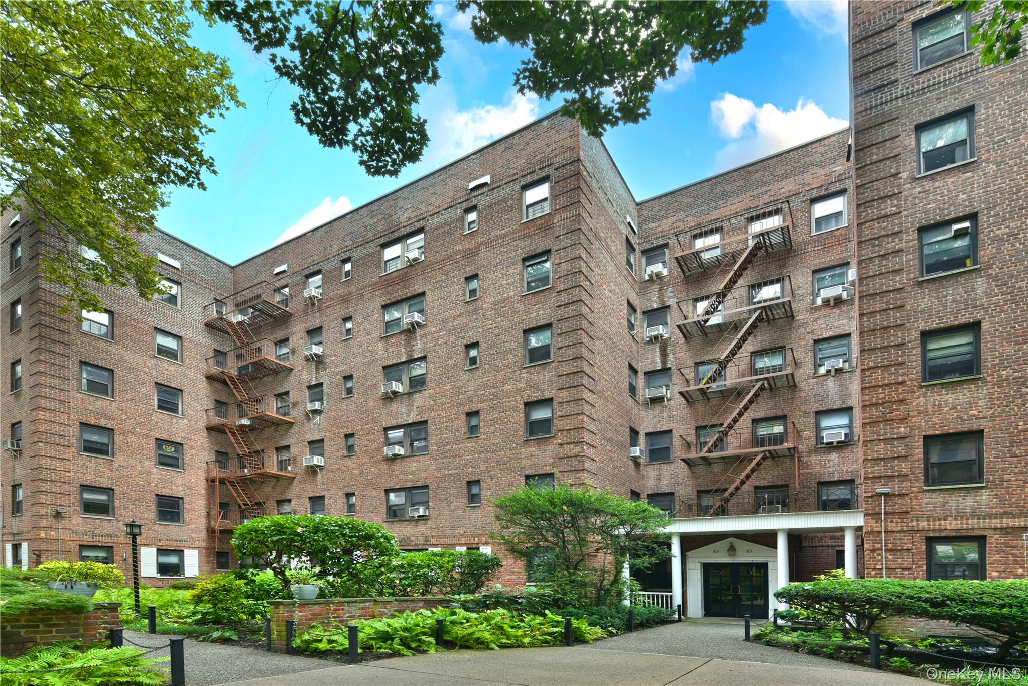 #14 photo, 83-83 118th Street, クイーンズ区 Kew Gardens , NY 11415