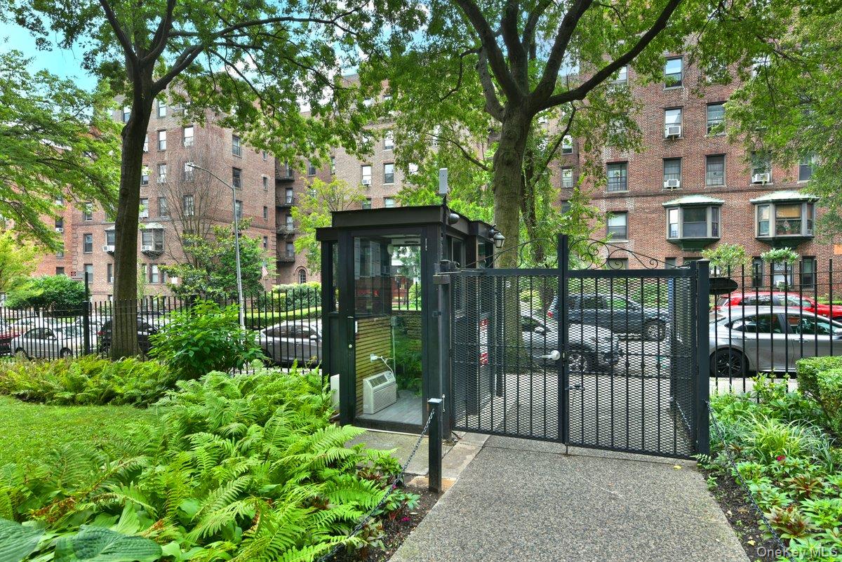 #15 photo, 83-83 118th Street, クイーンズ区 Kew Gardens , NY 11415