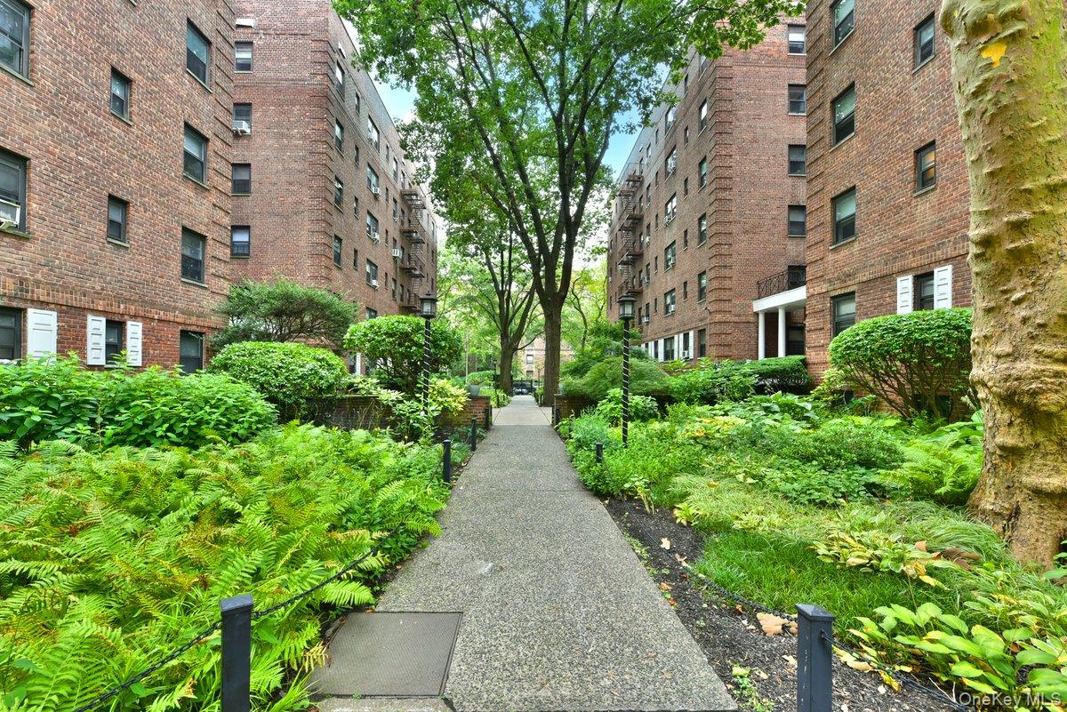 #16 photo, 83-83 118th Street, クイーンズ区 Kew Gardens , NY 11415
