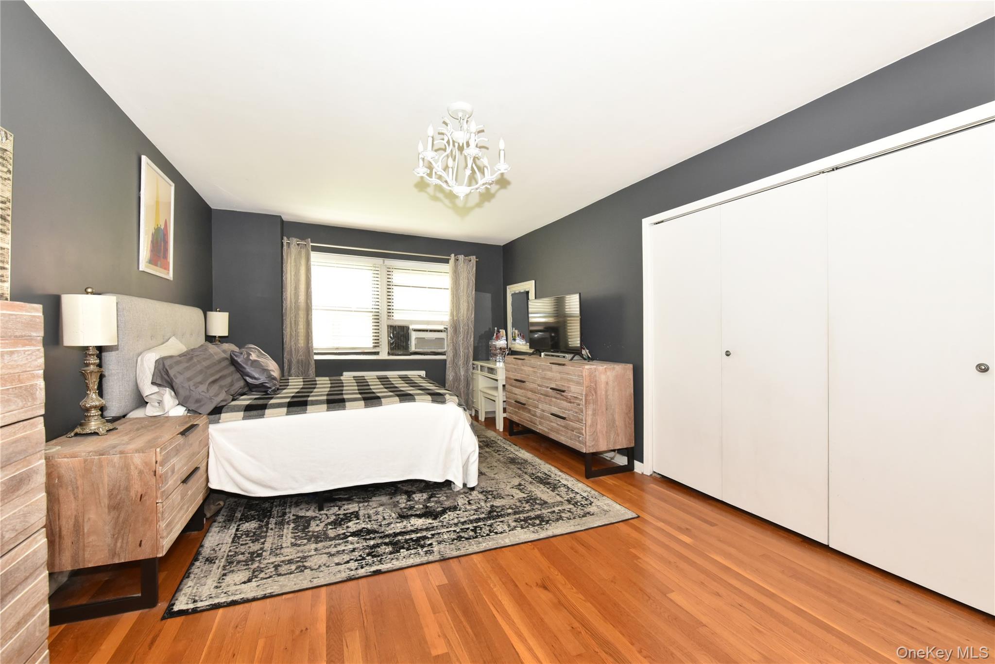 #9 photo, 83-83 118th Street, クイーンズ区 Kew Gardens , NY 11415