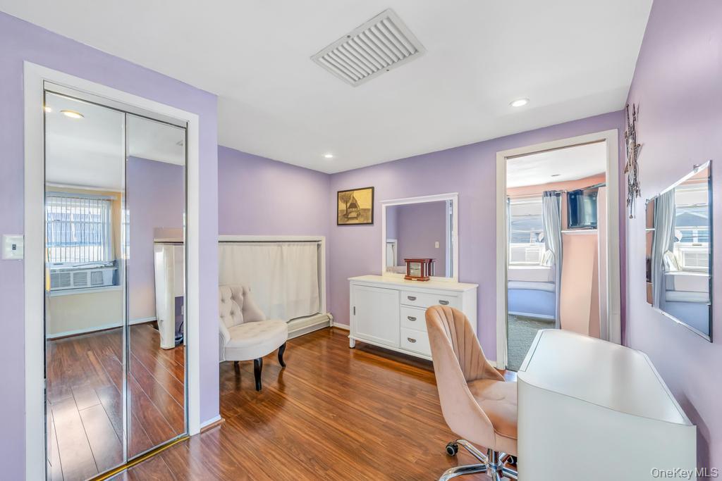 #13 photo, 265 Starke Avenue, ナッソー郡 East Meadow , NY 11554