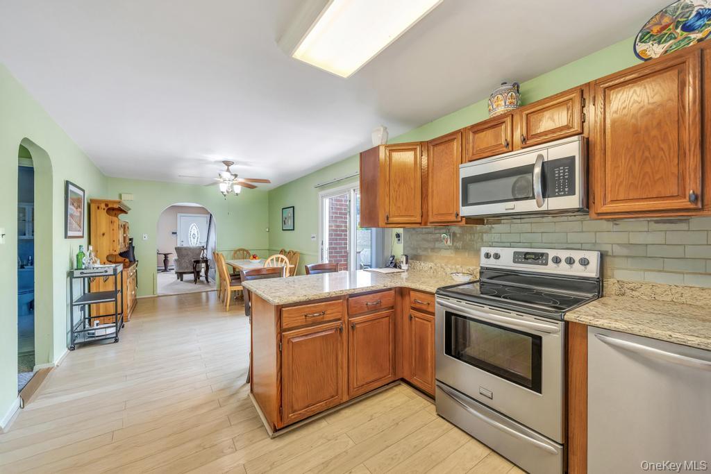 #2 photo, 265 Starke Avenue, ナッソー郡 East Meadow , NY 11554