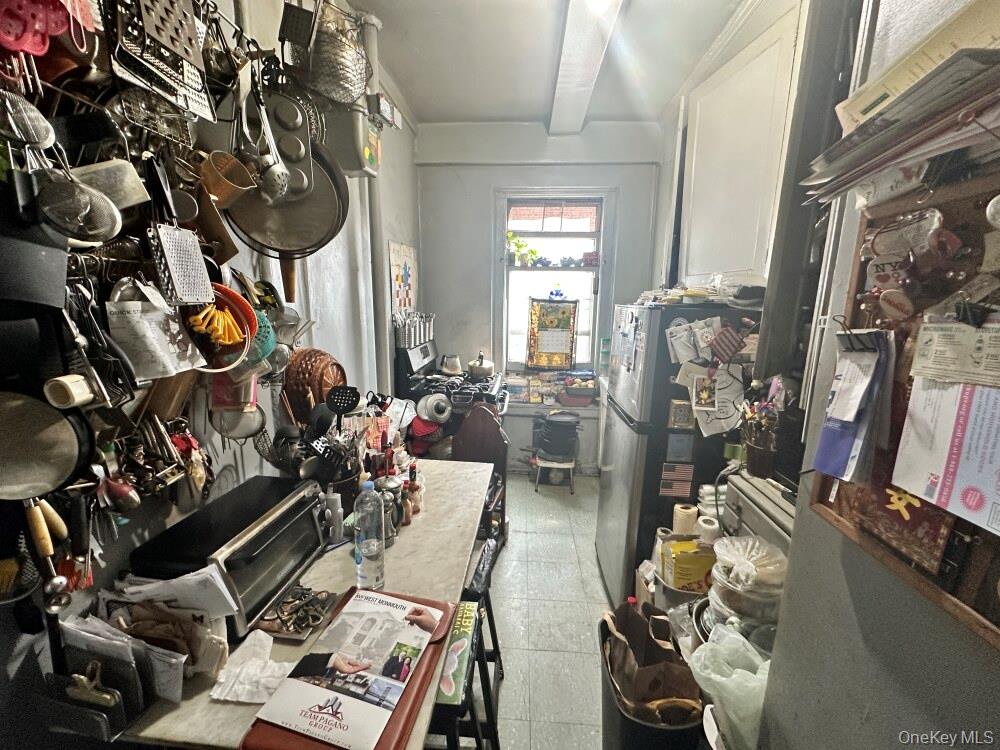 #8 photo, 203 W 81st Street, New York (Manhattan) , NY 10024