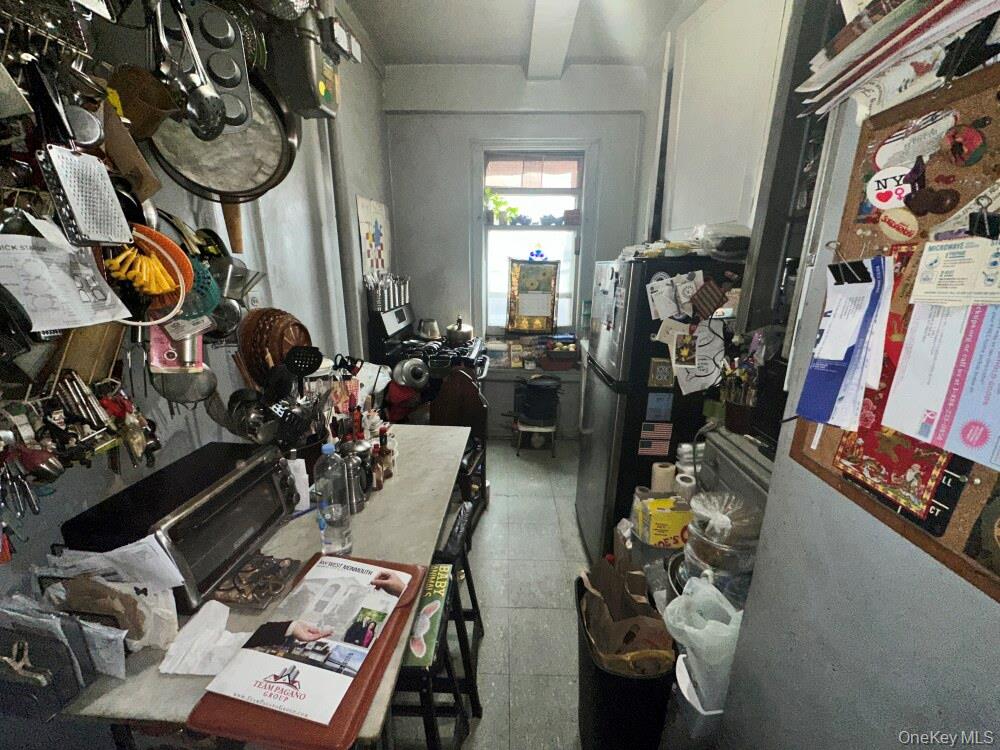 #9 photo, 203 W 81st Street, New York (Manhattan) , NY 10024