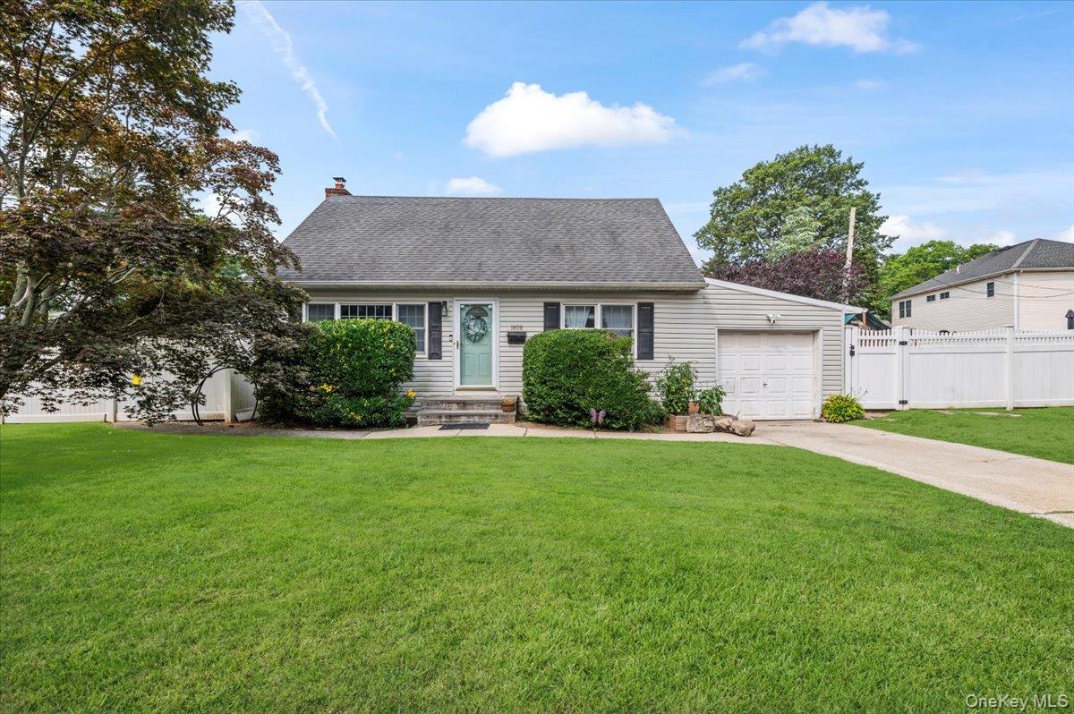 #1 photo, 1808 Oakland Avenue, ناسو Wantagh , NY 11793