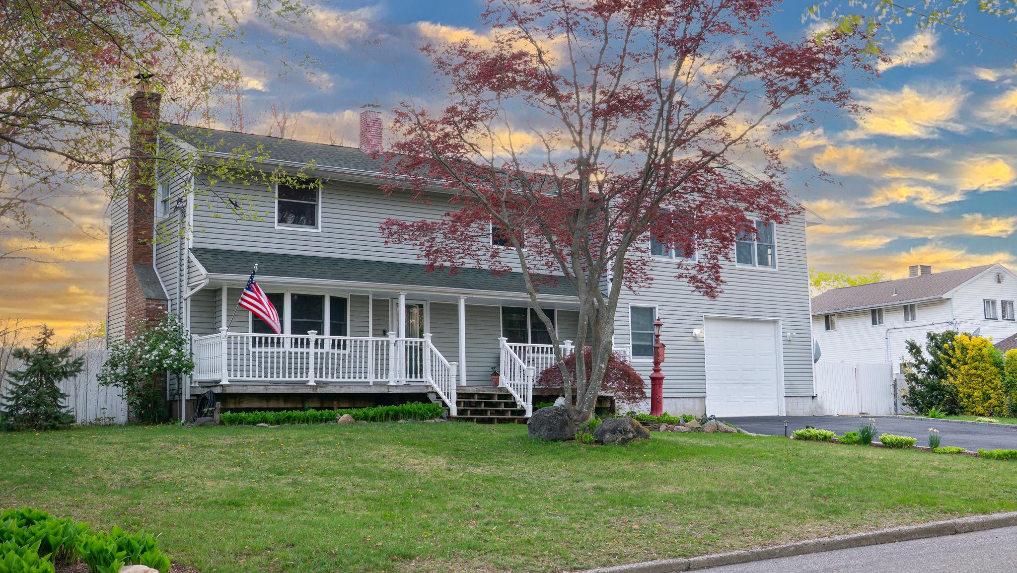 #1 photo, 4 Young Rd., سوفولك Coram , NY 11727