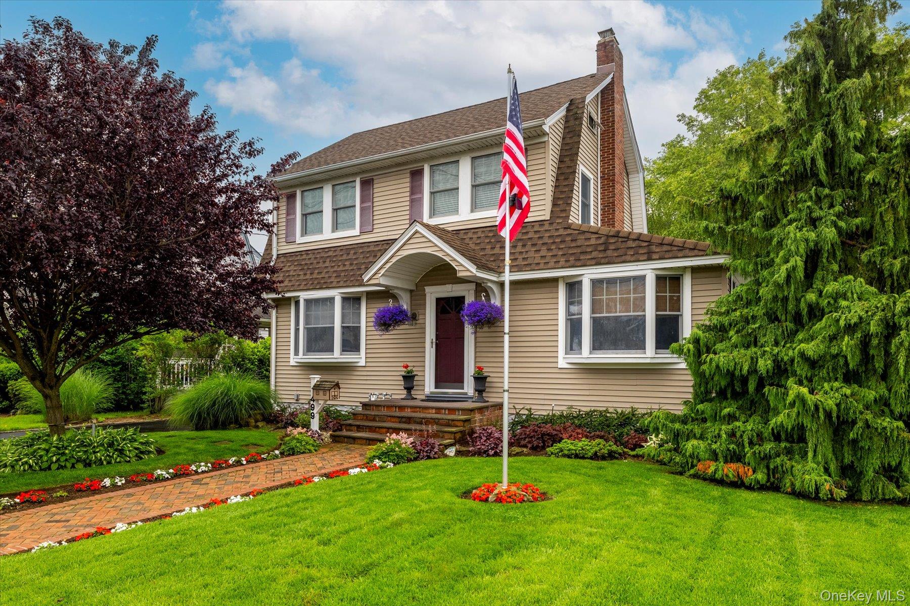 #1 photo, 499 Windsor Place, Oceanside , NY 11572