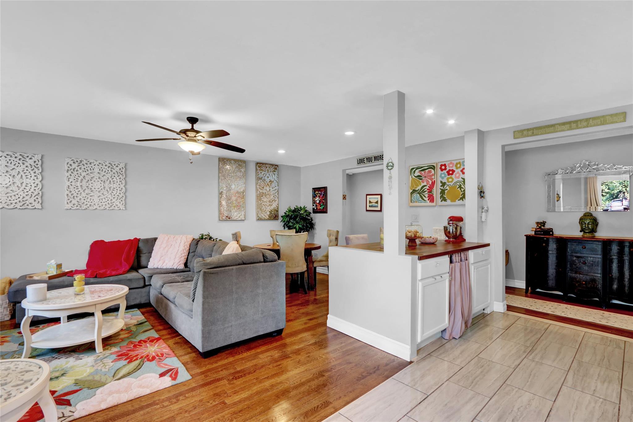 #10 photo, 365 Route 111, Smithtown , NY 11787