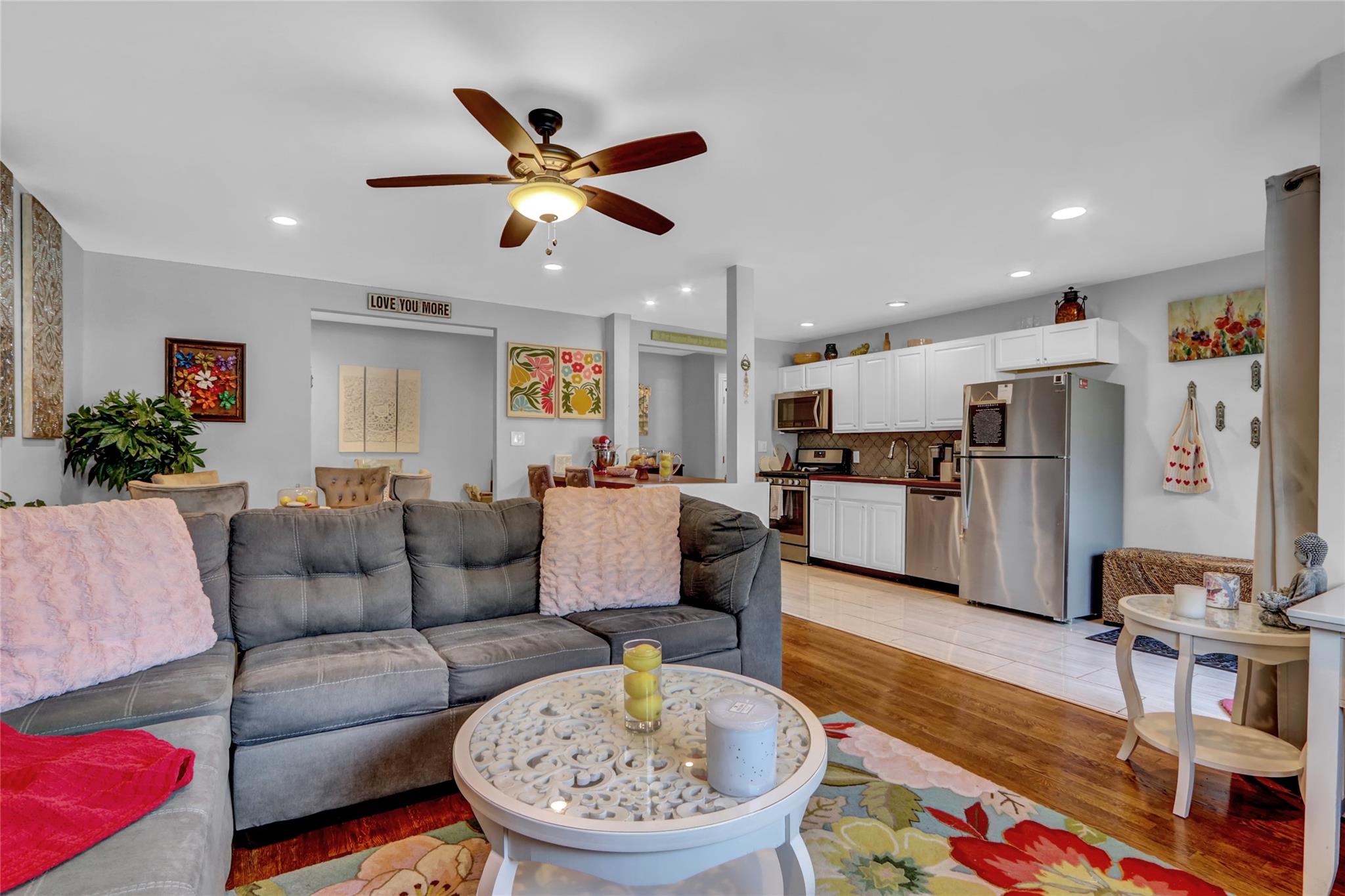 #11 photo, 365 Route 111, Smithtown , NY 11787