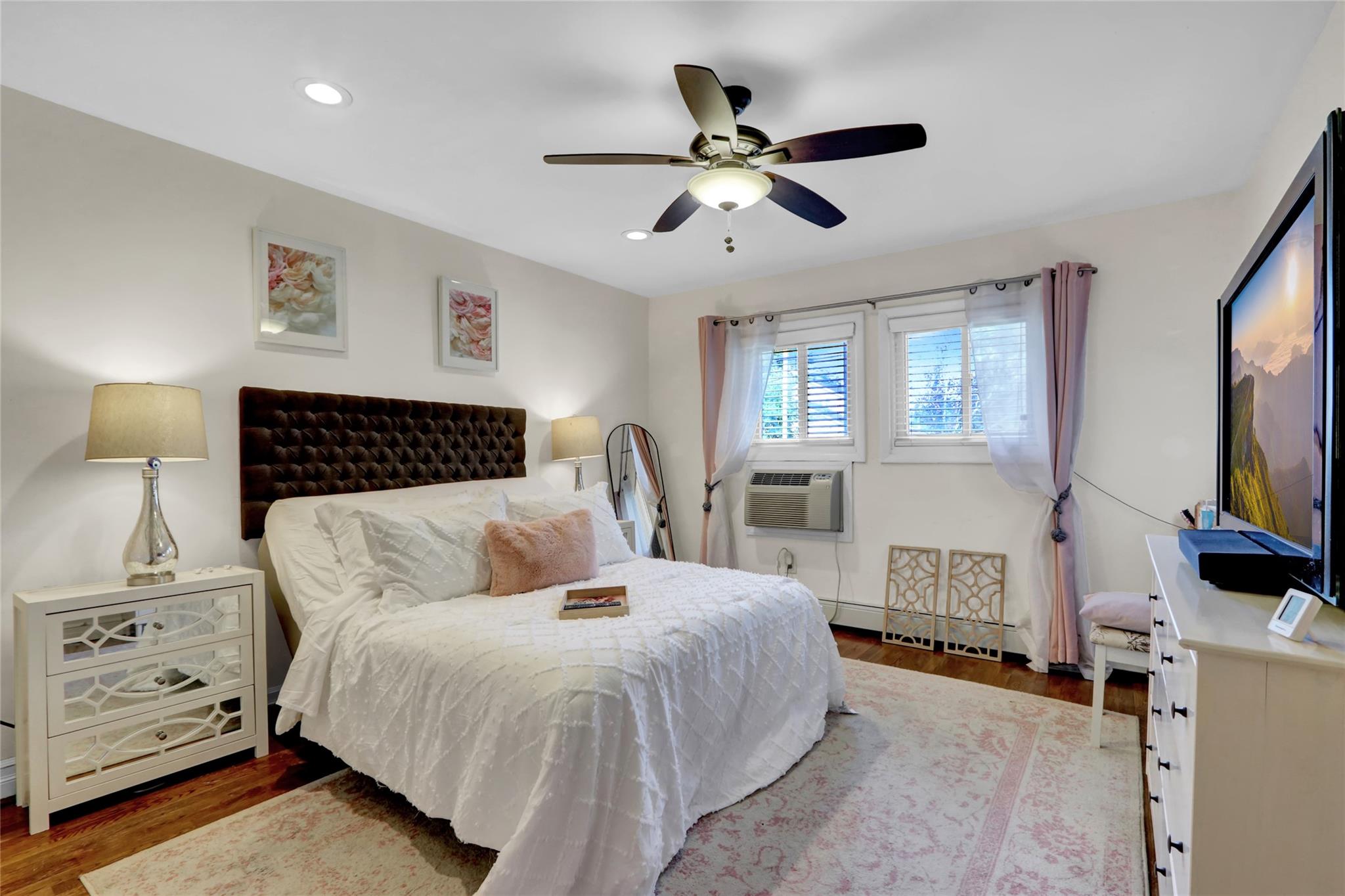 #18 photo, 365 Route 111, Smithtown , NY 11787