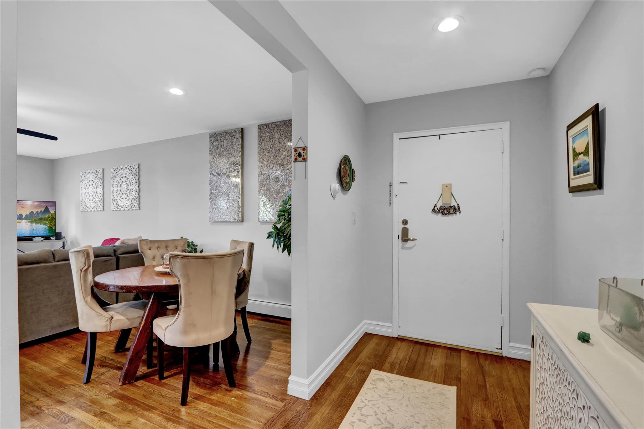 #4 photo, 365 Route 111, Smithtown , NY 11787