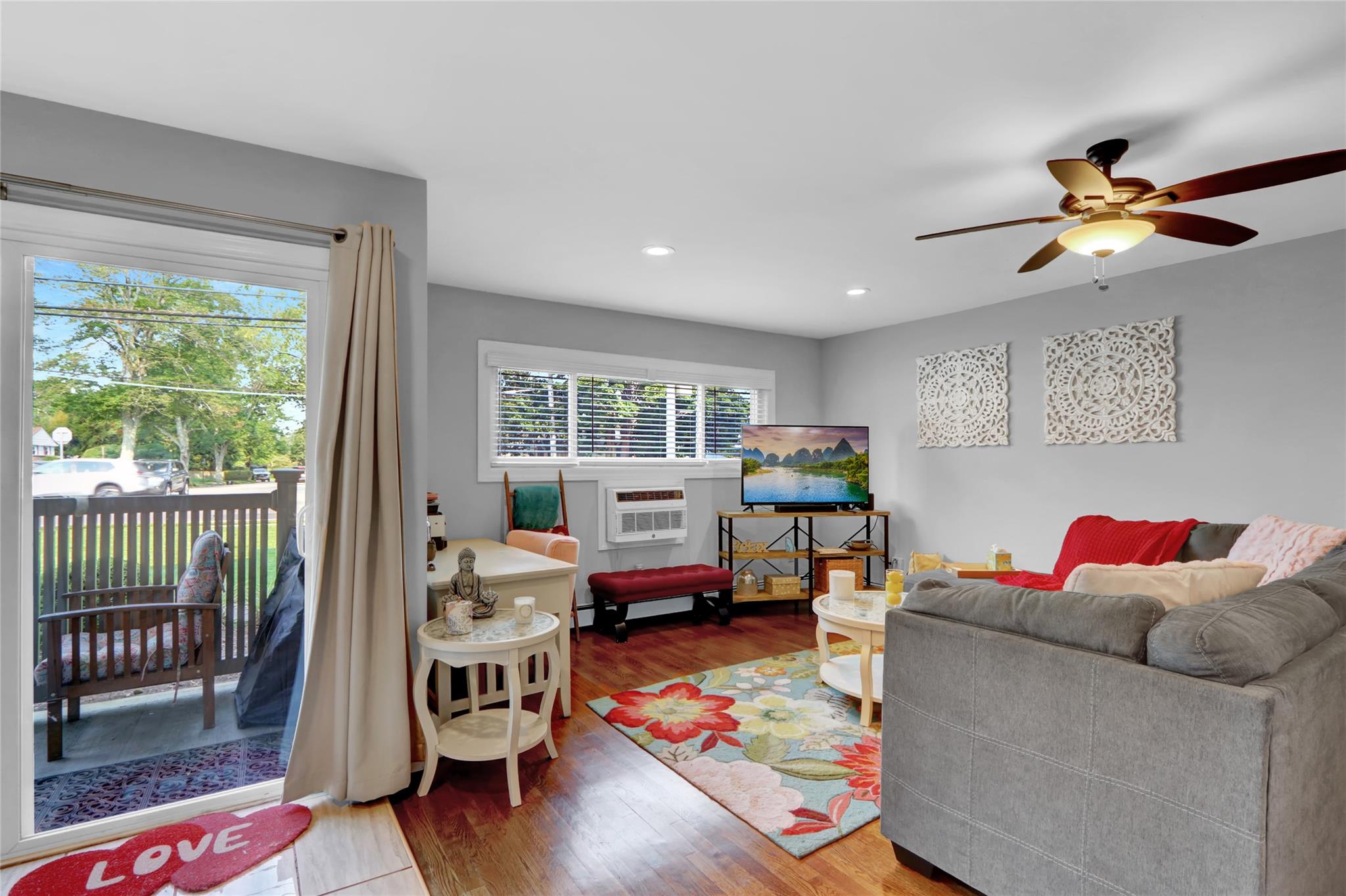 #8 photo, 365 Route 111, Smithtown , NY 11787