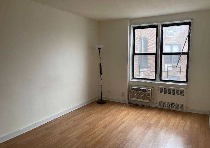 #14 photo, 100-25 Queens Blvd, #6 AA, クイーンズ区 Forest Hills , NY 11375