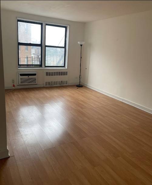 #8 photo, 100-25 Queens Blvd, #6 AA, クイーンズ区 Forest Hills , NY 11375