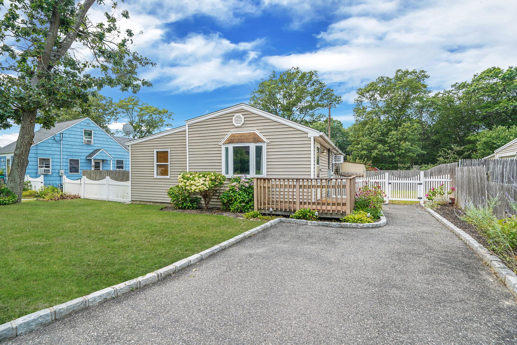 #1 photo, 24 Hamilton Street, 東長島 Patchogue , NY 11772