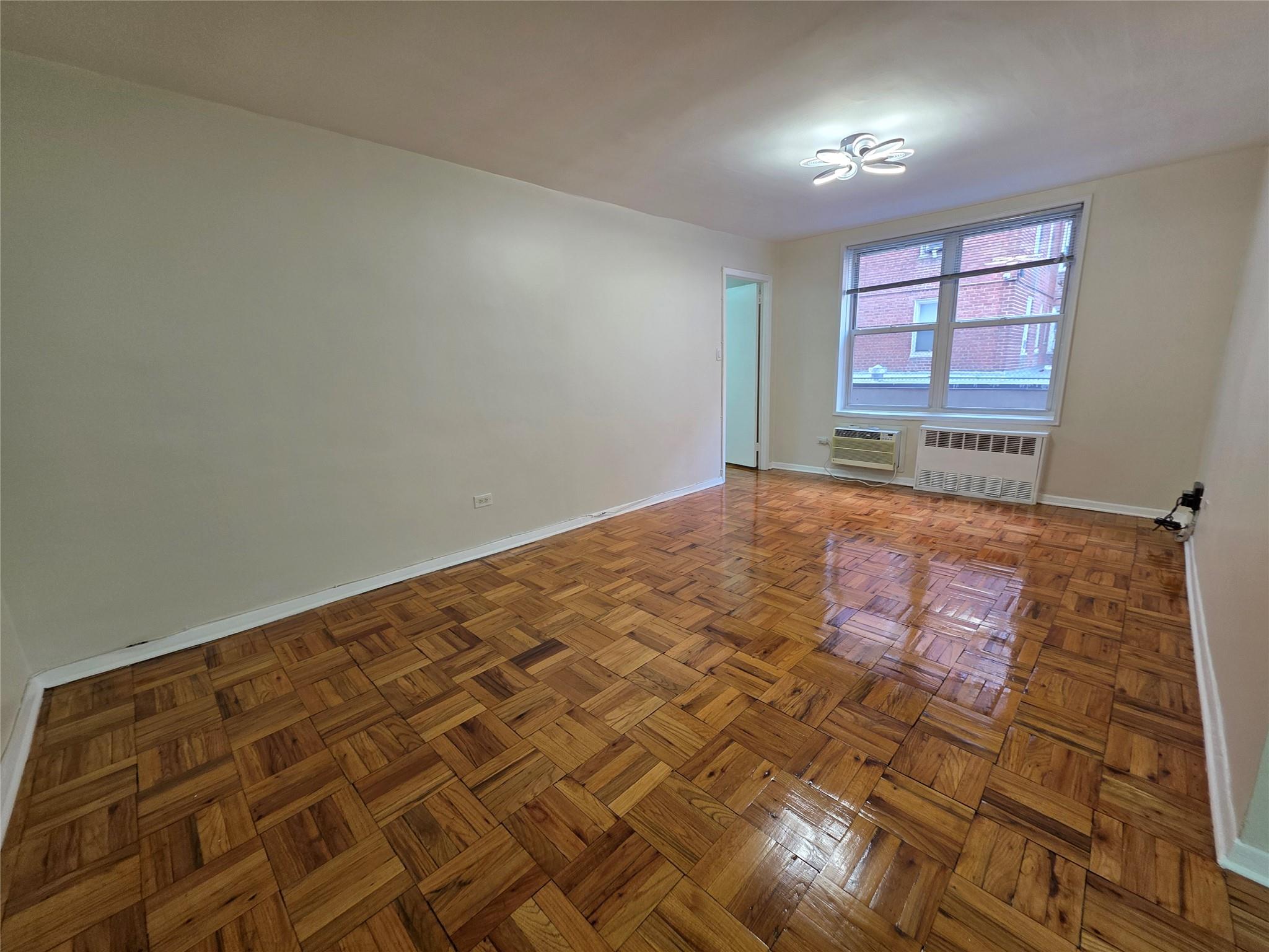 #1 photo, 99-44 67th Road, 皇后区 森林小丘 Forest Hills , NY 11375