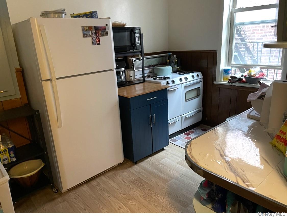 #12 photo, 39-17 65 Pl, クイーンズ区 Woodside , NY 11377