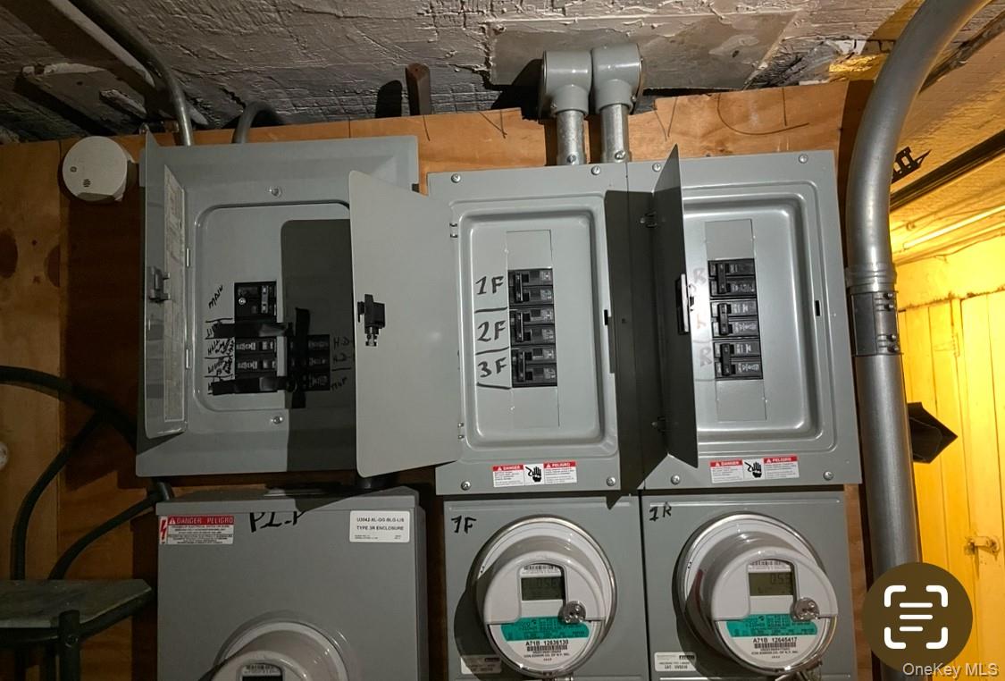 #4 photo, 39-17 65 Pl, クイーンズ区 Woodside , NY 11377