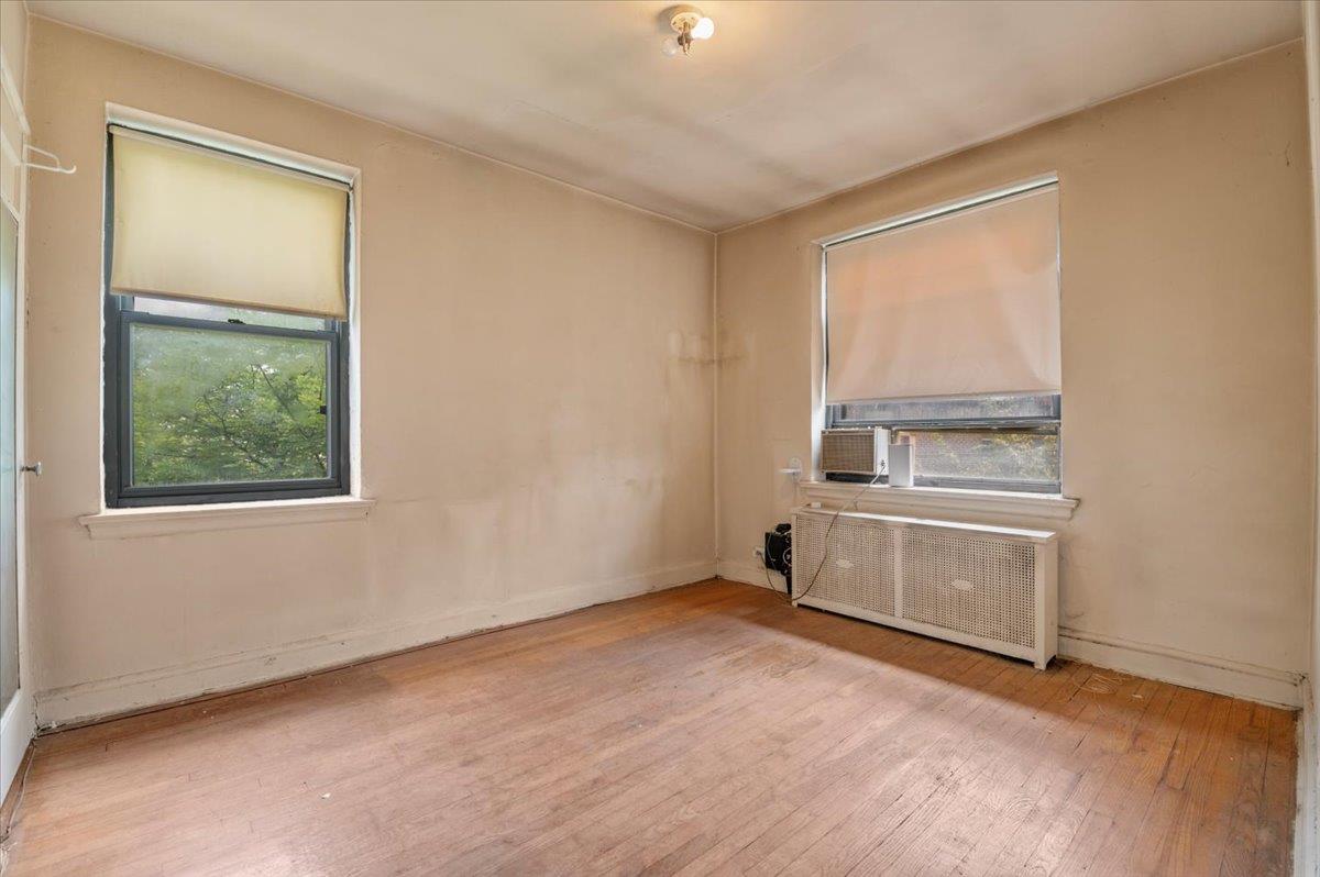 #9 photo, 7916 19th Road, クイーンズ区 East Elmhurst , NY 11370