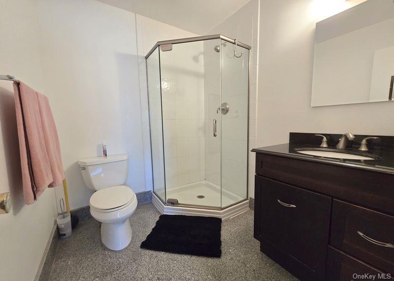 #12 photo, 729 Hilltop Court, Coram , NY 11727