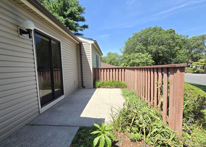 #15 photo, 729 Hilltop Court, Coram , NY 11727