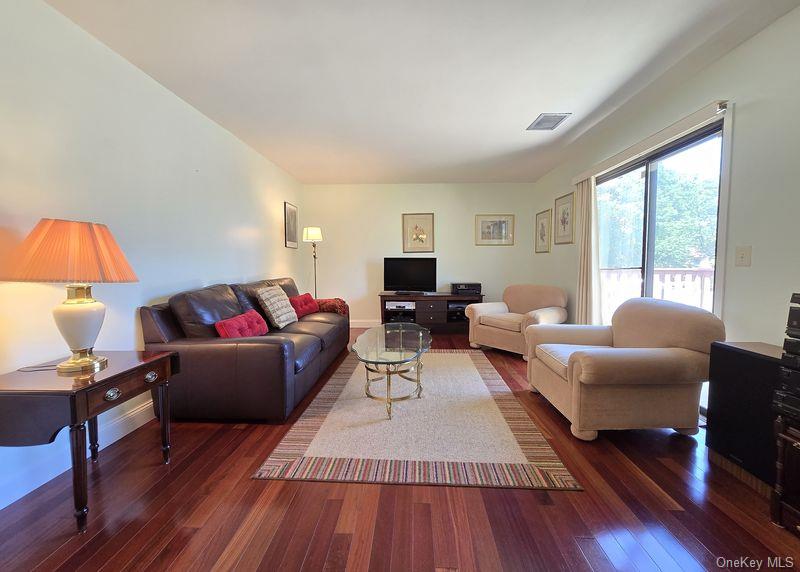 #2 photo, 729 Hilltop Court, Coram , NY 11727