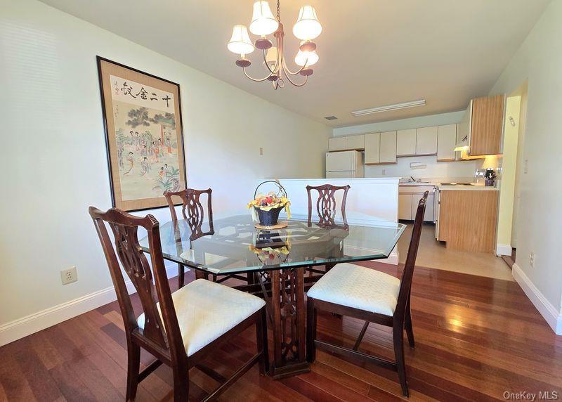 #7 photo, 729 Hilltop Court, Coram , NY 11727