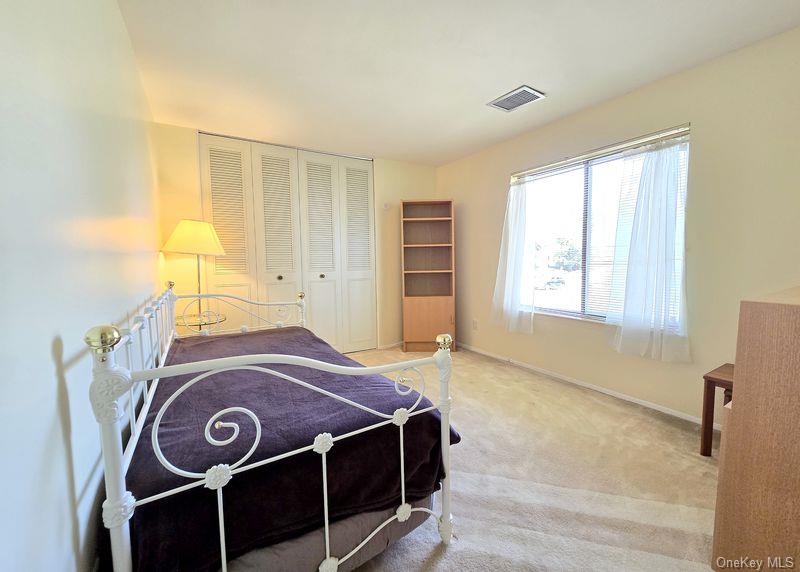 #8 photo, 729 Hilltop Court, Coram , NY 11727