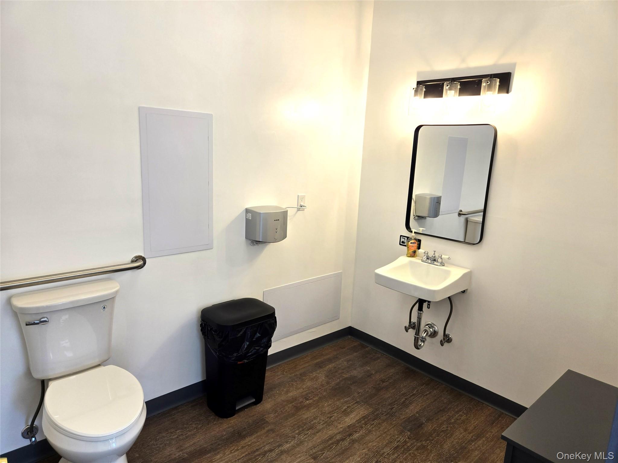 #11 photo, 815-817 Violet Avenue, Hyde Park , NY 12538