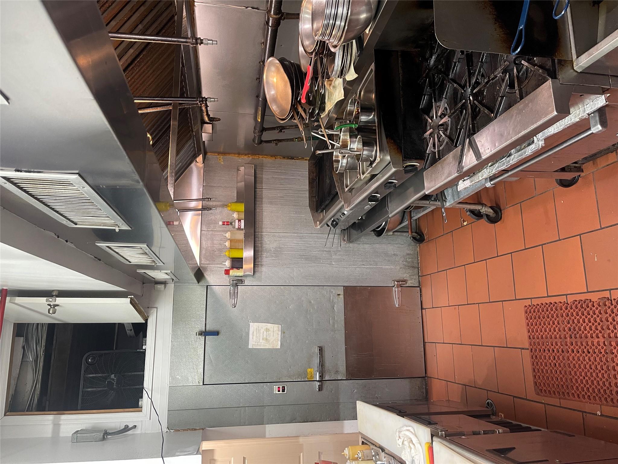 #4 photo, 2241 Washington Ave, ブロンクス区 Bronx , NY 10457