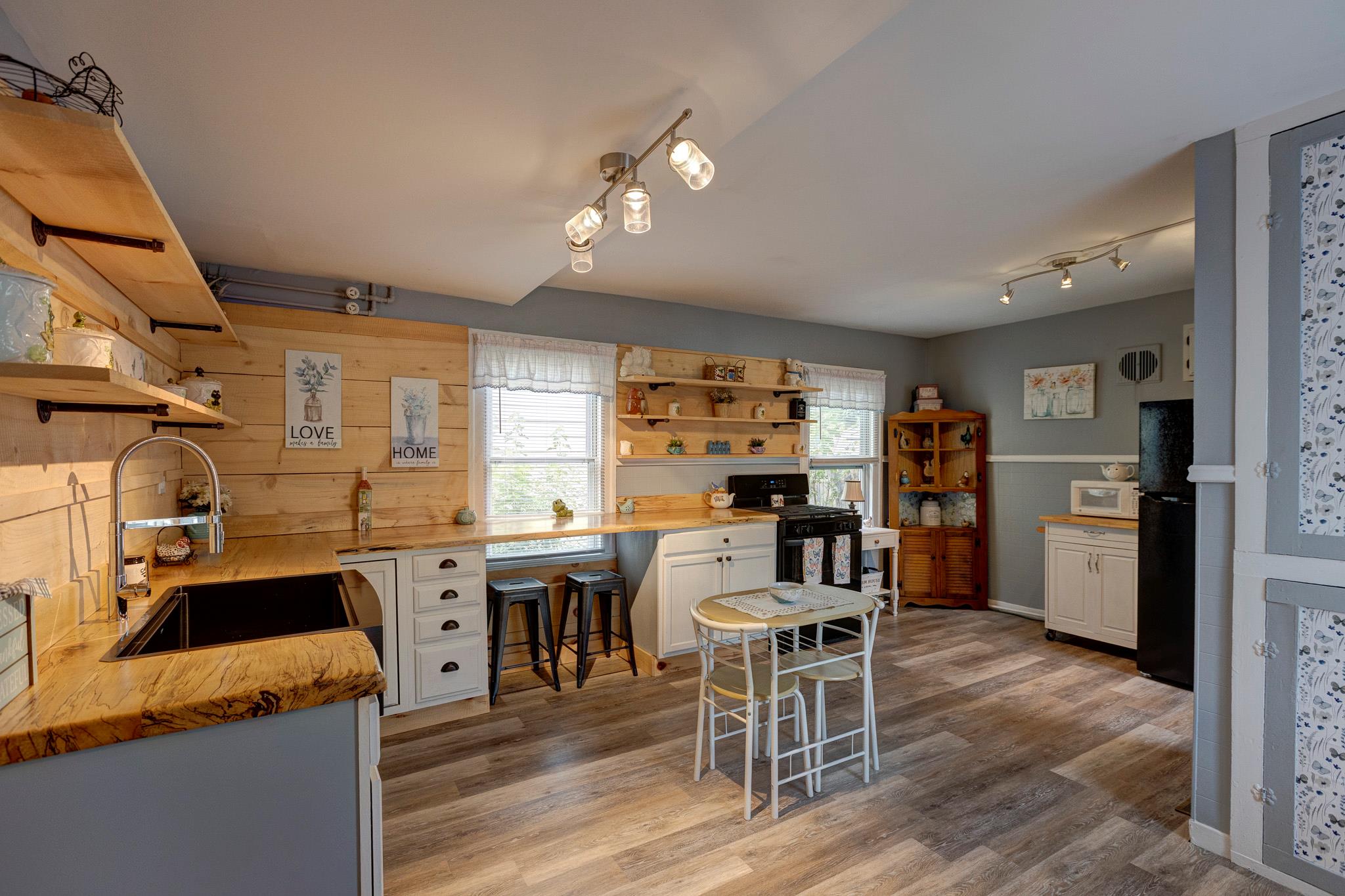 #6 photo, 75 Orange Street, Port Jervis , NY 12771