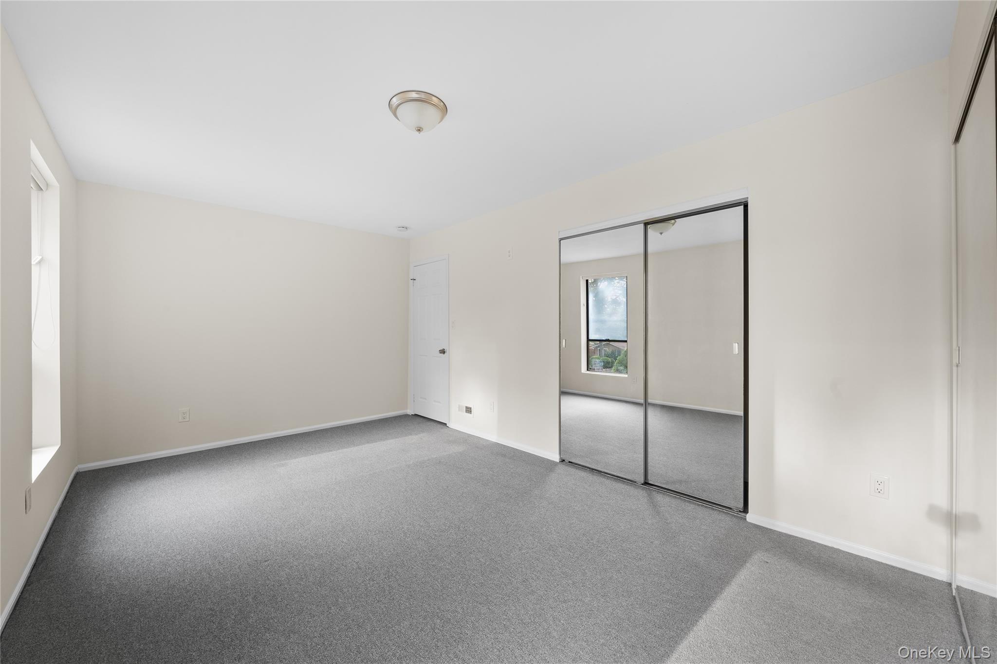 #14 photo, 59 Breeze Avenue, Саффолк ‖ Ronkonkoma , NY 11779