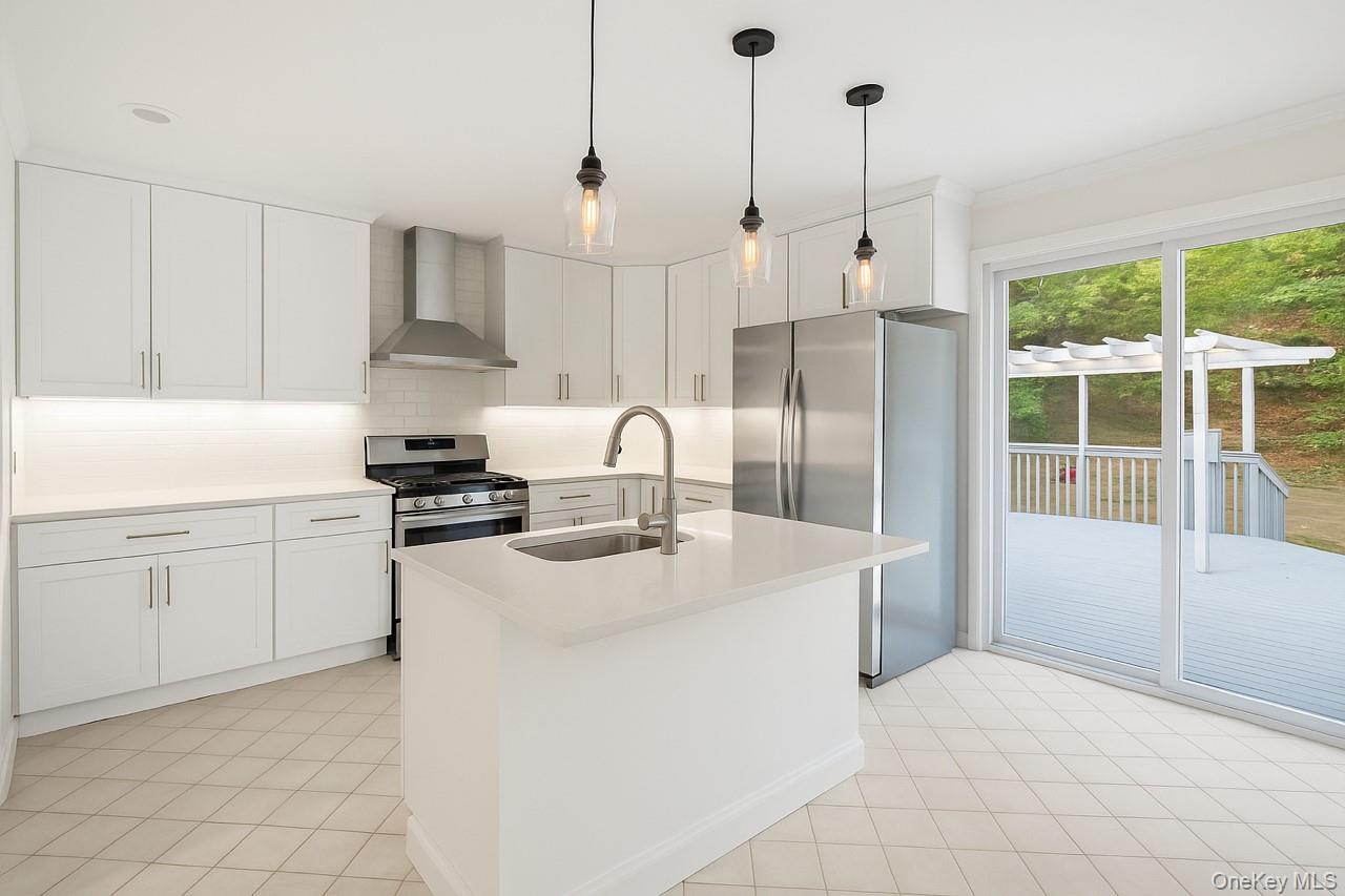 #4 photo, 59 Breeze Avenue, Саффолк ‖ Ronkonkoma , NY 11779