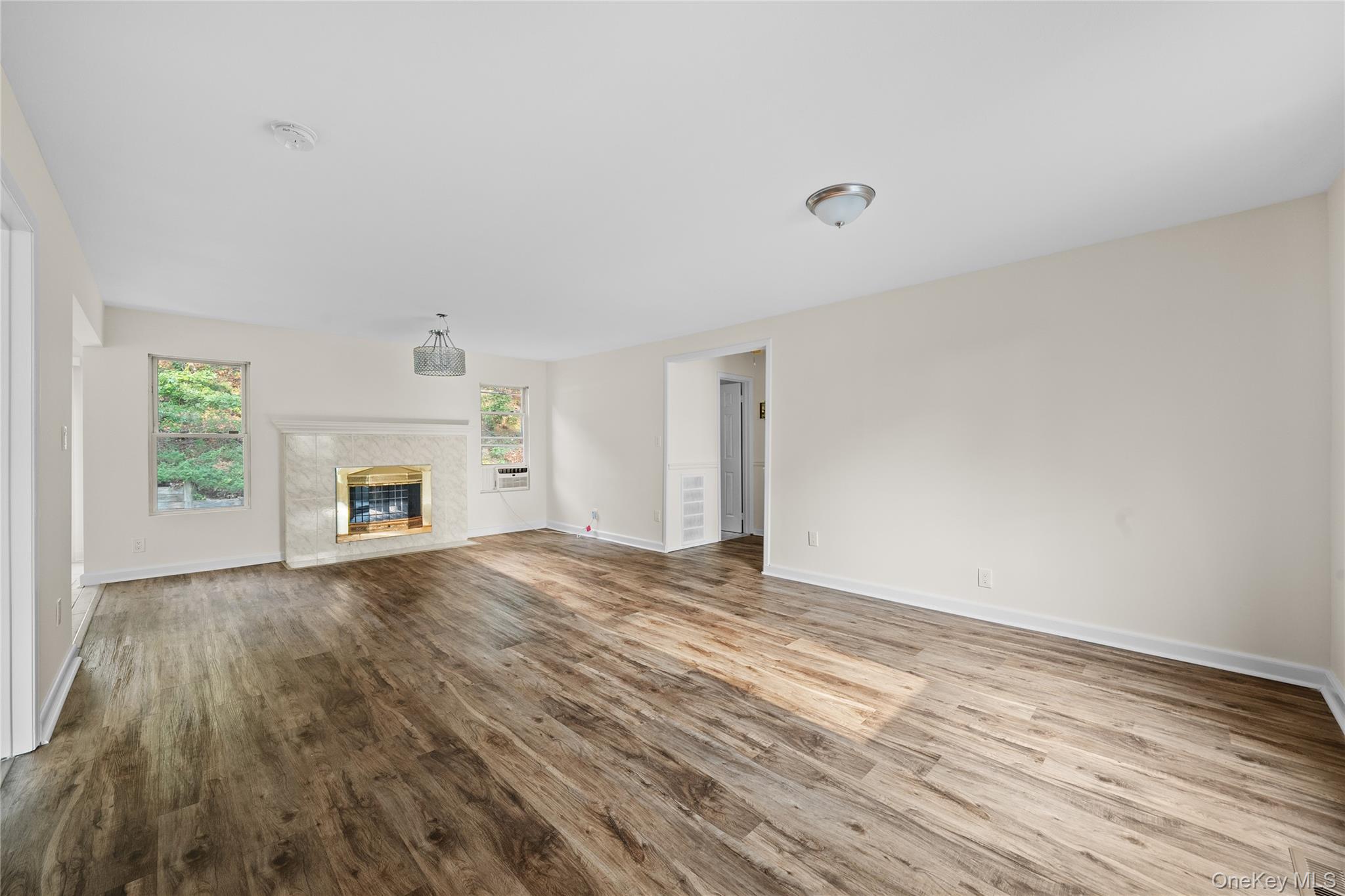 #9 photo, 59 Breeze Avenue, Саффолк ‖ Ronkonkoma , NY 11779